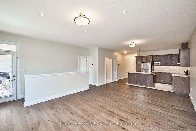 115 Borden Tr, Townhouse with 2 bedrooms, 2 bathrooms and 4 parking in Welland ON | Image 8