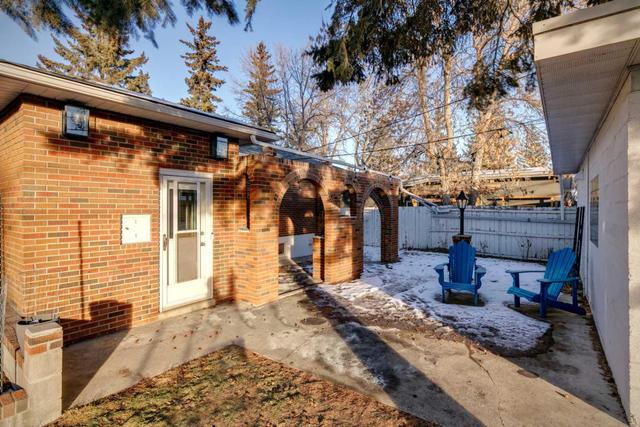 145 Hanover Road Sw, House detached with 3 bedrooms, 2 bathrooms and 4 parking in Calgary AB | Image 38