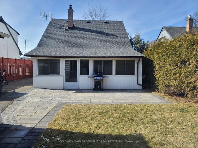 126 Adair Ave N, House detached with 3 bedrooms, 1 bathrooms and 7 parking in Hamilton ON | Image 13