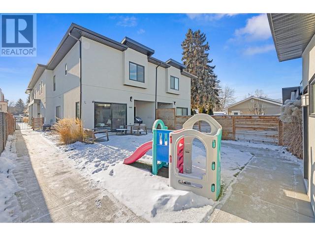 1068 Lawson Avenue, House attached with 4 bedrooms, 2 bathrooms and 1 parking in Kelowna BC | Image 32