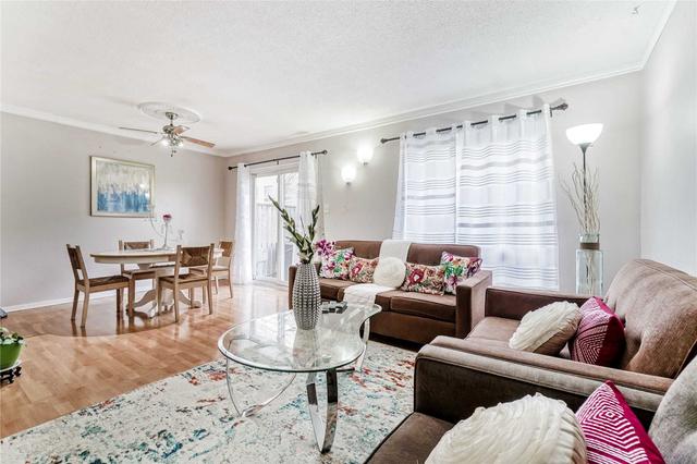 22 Sandringham Crt, Townhouse with 4 bedrooms, 3 bathrooms and 2 parking in Brampton ON | Image 2
