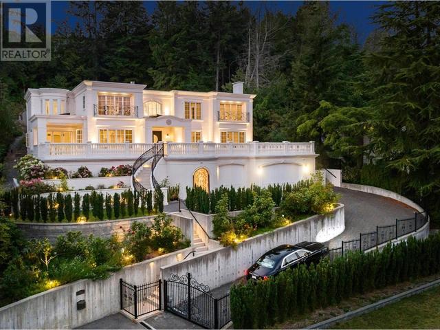 735 St. Andrews Road, House detached with 6 bedrooms, 8 bathrooms and 6 parking in West Vancouver BC | Image 2