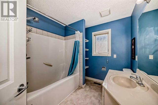 227 Everglade Circle Sw, House detached with 3 bedrooms, 3 bathrooms and 4 parking in Calgary AB | Image 32