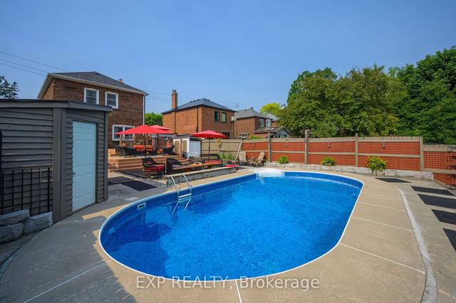 497 Donlands Ave, House detached with 3 bedrooms, 2 bathrooms and 3 parking in Toronto ON | Image 26