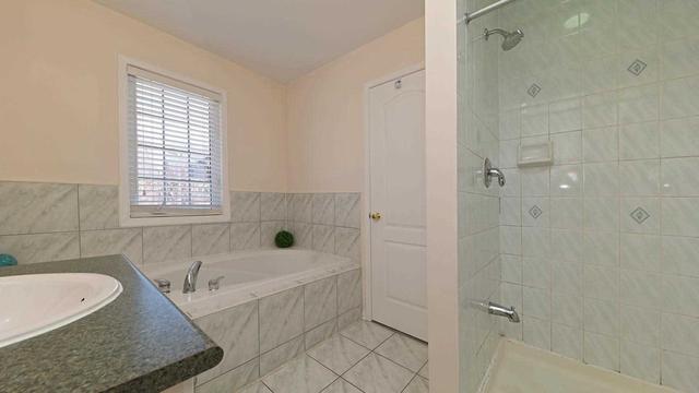 3173 Eclipse Ave, House semidetached with 3 bedrooms, 4 bathrooms and 3 parking in Mississauga ON | Image 6