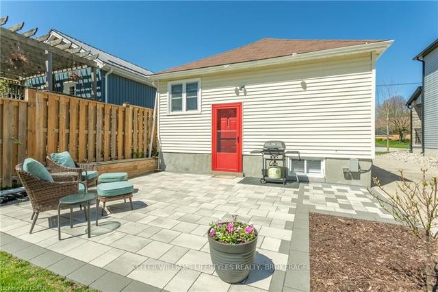 561 Chester St, House detached with 2 bedrooms, 0 bathrooms and 4 parking in London ON | Image 30