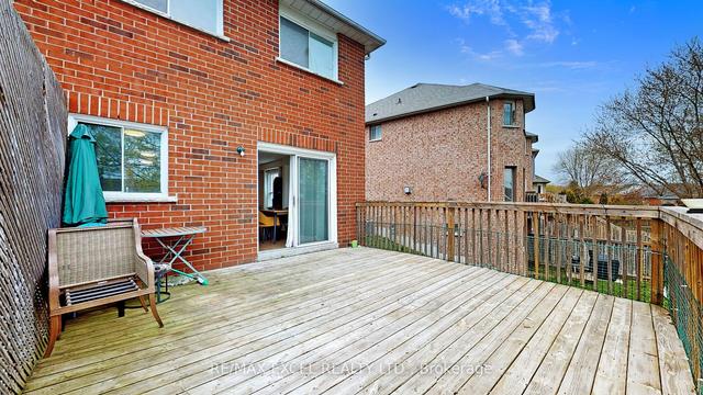 117 Primeau Dr, House semidetached with 3 bedrooms, 4 bathrooms and 5 parking in Aurora ON | Image 33
