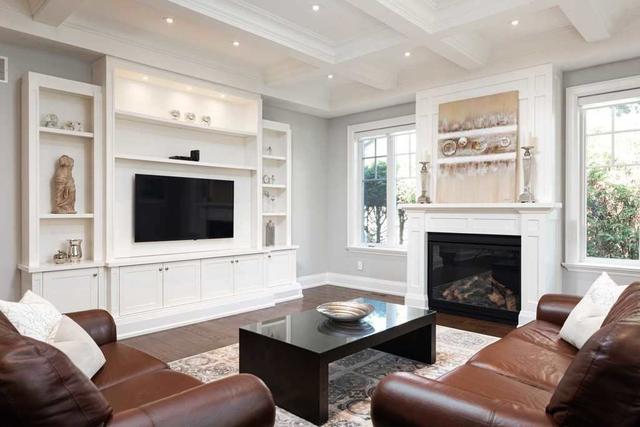 377 Maplehurst Ave, House detached with 4 bedrooms, 6 bathrooms and 8 parking in Oakville ON | Image 5