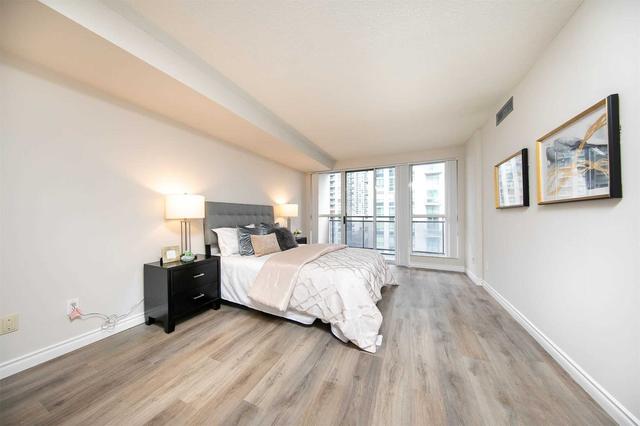1102 - 28 Hollywood Ave, Condo with 2 bedrooms, 2 bathrooms and 2 parking in Toronto ON | Image 9