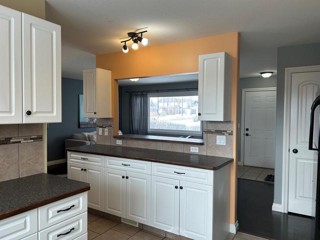 5889 West Park Crescent, House detached with 4 bedrooms, 2 bathrooms and 3 parking in Red Deer AB | Image 9