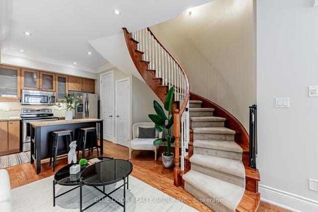 16 - 1970 Bloor St W, House attached with 2 bedrooms, 3 bathrooms and 1 parking in Toronto ON | Image 32