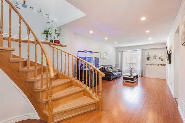 81 Sandyhook Sq, House detached with 3 bedrooms, 4 bathrooms and 3 parking in Toronto ON | Image 31