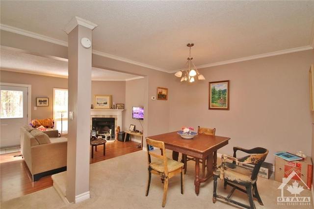 44 Lightfoot Place, Townhouse with 3 bedrooms, 3 bathrooms and 2 parking in Ottawa ON | Image 6