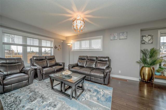 45 Nearco Cres, House attached with 3 bedrooms, 4 bathrooms and 3 parking in Oshawa ON | Image 35