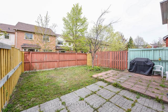 5233 Fairford Cres, House attached with 3 bedrooms, 4 bathrooms and 4 parking in Mississauga ON | Image 32
