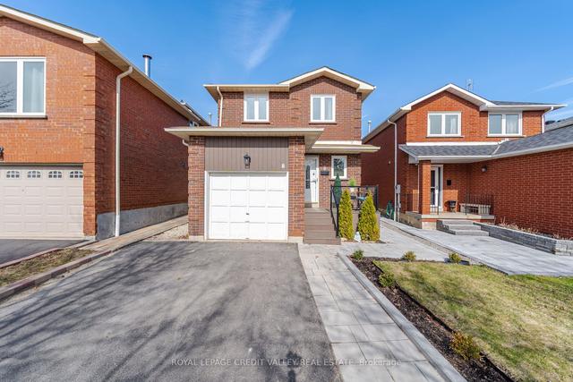 8 Tralee St, House detached with 3 bedrooms, 3 bathrooms and 5 parking in Brampton ON | Image 12