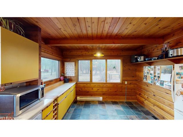 861 New Lake Road, House detached with 3 bedrooms, 3 bathrooms and null parking in East Kootenay C BC | Image 24