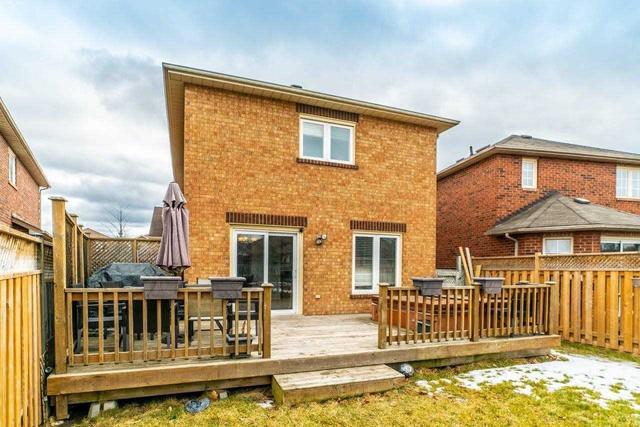 18 Glenmore Dr, House attached with 3 bedrooms, 2 bathrooms and 5 parking in Whitby ON | Image 24