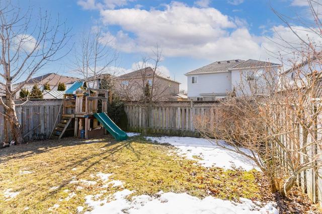 65 Lownie Crt, House detached with 3 bedrooms, 2 bathrooms and 5 parking in Clarington ON | Image 24