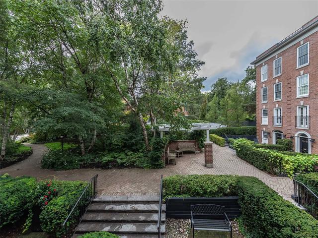 th7 - 94 Crescent Rd, Townhouse with 2 bedrooms, 3 bathrooms and 1 parking in Toronto ON | Image 3