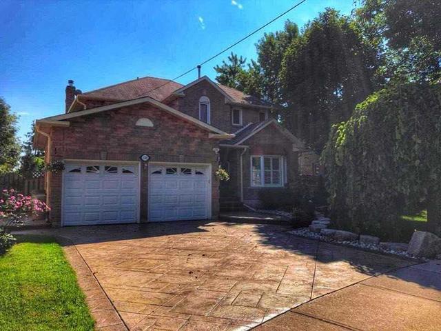 1332 Eddie Shain Dr, House detached with 4 bedrooms, 3 bathrooms and 4 parking in Oakville ON | Image 1
