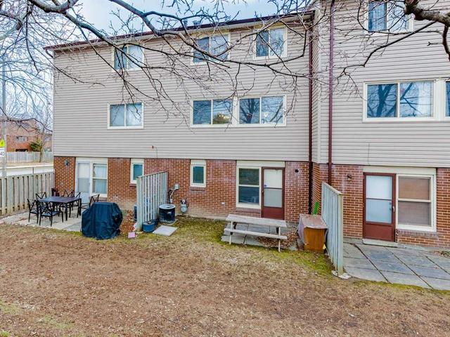 80 Yellow Birchway St, Townhouse with 3 bedrooms, 2 bathrooms and 3 parking in Toronto ON | Image 19