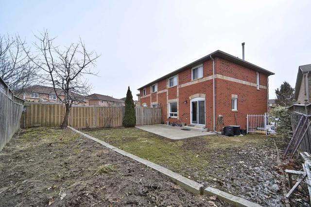 24 Thurso Clse, House semidetached with 3 bedrooms, 2 bathrooms and 3 parking in Vaughan ON | Image 26