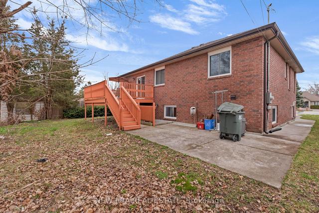 3627 Dougall Ave, House detached with 3 bedrooms, 3 bathrooms and 4 parking in Windsor ON | Image 6