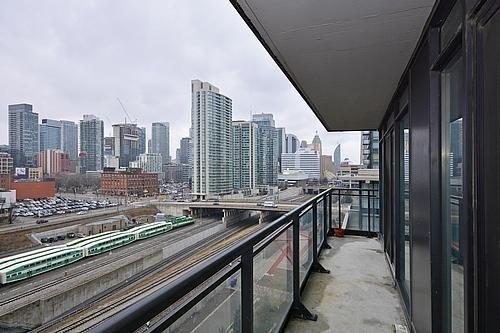 1003 - 25 Capreol Crt, Condo with 2 bedrooms, 2 bathrooms and 1 parking in Toronto ON | Image 10