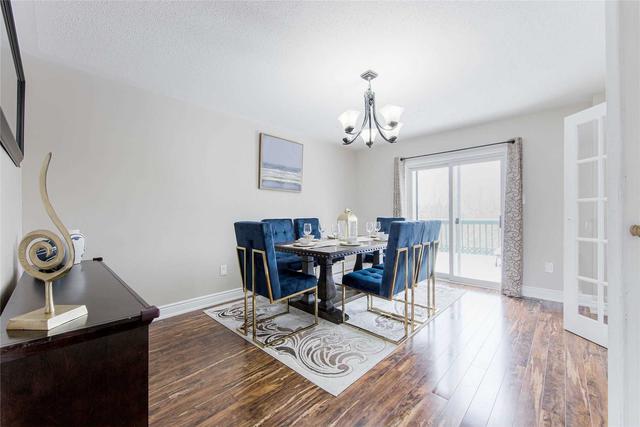 104 Tianalee Cres, House attached with 3 bedrooms, 4 bathrooms and 4 parking in Brampton ON | Image 2