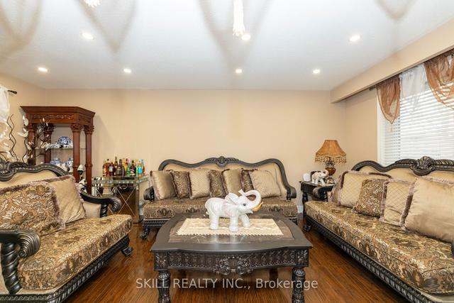 66 Lexington Ave, House detached with 5 bedrooms, 3 bathrooms and 4 parking in Toronto ON | Image 36