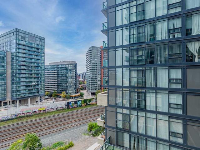 1012 e - 36 Lisgar St, Condo with 1 bedrooms, 1 bathrooms and 1 parking in Toronto ON | Image 11
