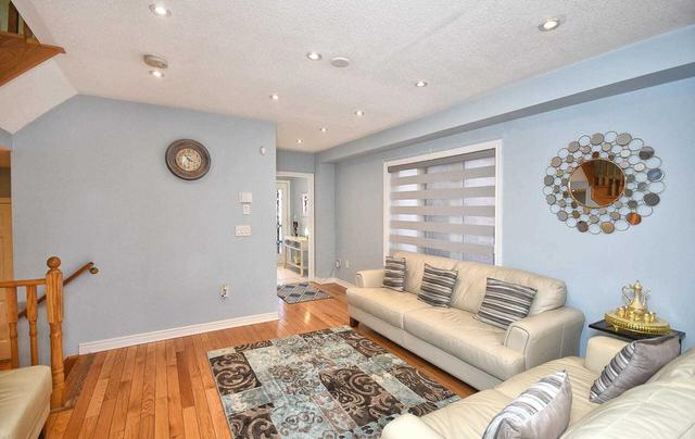 7214 Gagliano Dr, House semidetached with 3 bedrooms, 4 bathrooms and 4 parking in Mississauga ON | Image 35