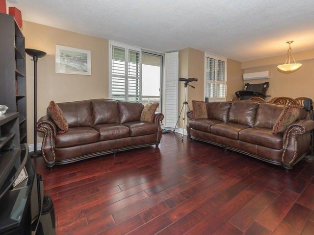 1202 - 80 Inverlochy Blvd, Condo with 3 bedrooms, 2 bathrooms and 1 parking in Markham ON | Image 3