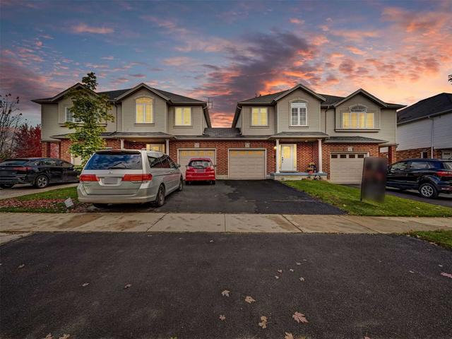 454 Bronco Cres, House attached with 3 bedrooms, 4 bathrooms and 3 parking in Waterloo ON | Image 1