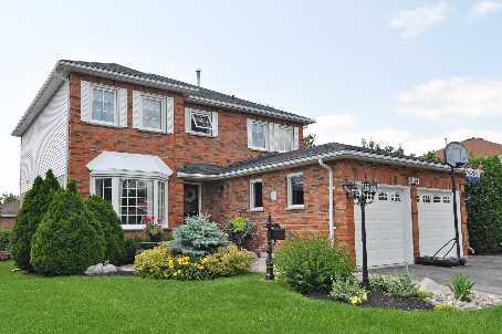 834 Lindsay Blvd, House detached with 4 bedrooms, 4 bathrooms and 4 parking in Oshawa ON | Image 1