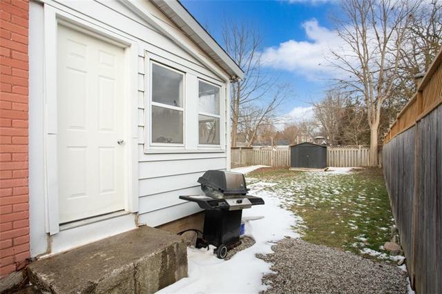 15 Strathcona Avenue, House detached with 3 bedrooms, 1 bathrooms and 1 parking in Brantford ON | Image 30