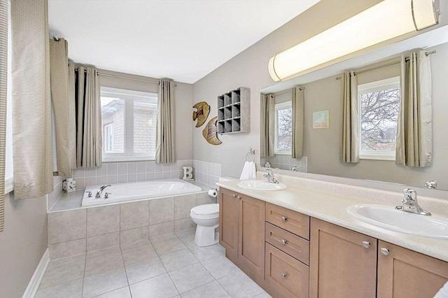 91 Kings Cres, House detached with 4 bedrooms, 4 bathrooms and 2 parking in Ajax ON | Image 8