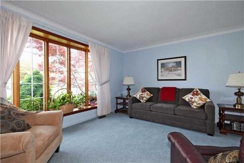 77 Miramar Cres, House detached with 3 bedrooms, 1 bathrooms and 4 parking in Toronto ON | Image 2