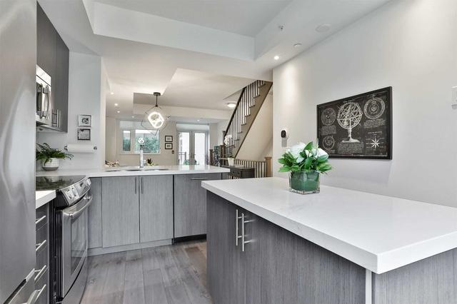 197 Duplex Ave, Townhouse with 3 bedrooms, 3 bathrooms and 1 parking in Toronto ON | Image 12