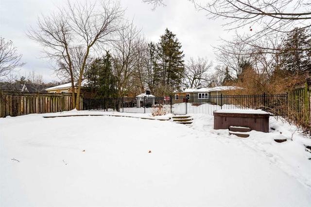 1033 Lorne Park Rd, House detached with 3 bedrooms, 2 bathrooms and 5 parking in Mississauga ON | Image 26