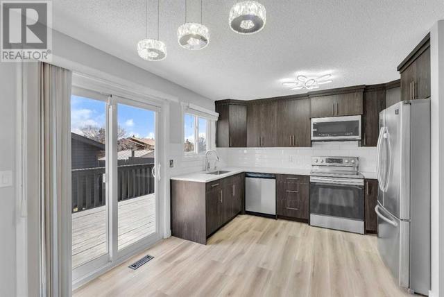 201 Templemont Drive Ne, House detached with 4 bedrooms, 2 bathrooms and 3 parking in Calgary AB | Image 19