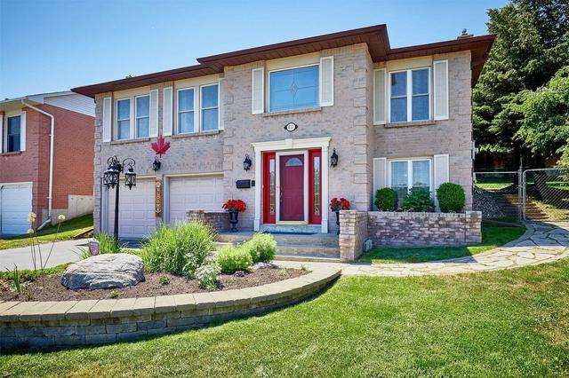 631 Dunrobin Crt, House detached with 3 bedrooms, 3 bathrooms and 6 parking in Oshawa ON | Image 1