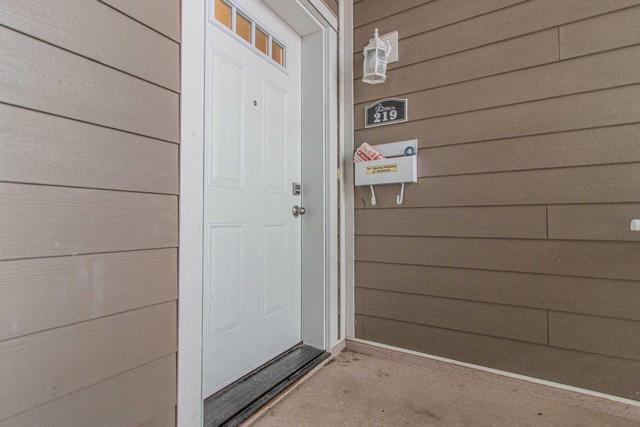 219 Southlands Pointe Se, Home with 3 bedrooms, 1 bathrooms and 1 parking in Medicine Hat AB | Image 2