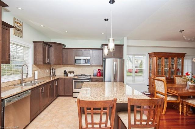 726 Celebration Drive, House detached with 3 bedrooms, 2 bathrooms and null parking in Fort Erie ON | Image 13