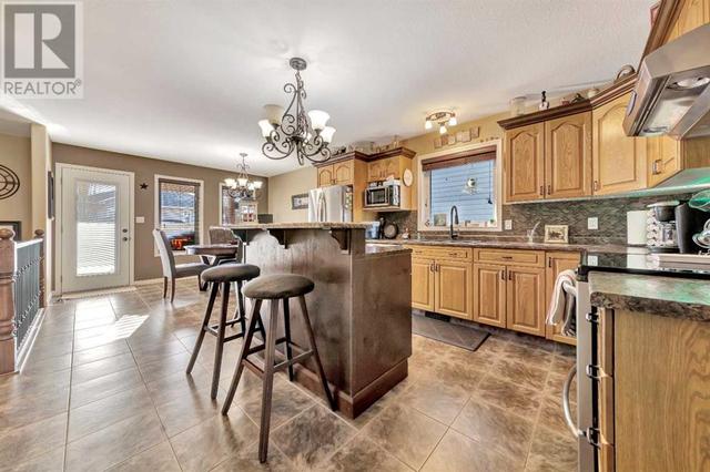 3307 61 Avenue, House detached with 5 bedrooms, 3 bathrooms and 4 parking in Lloydminster (Part) AB | Image 9