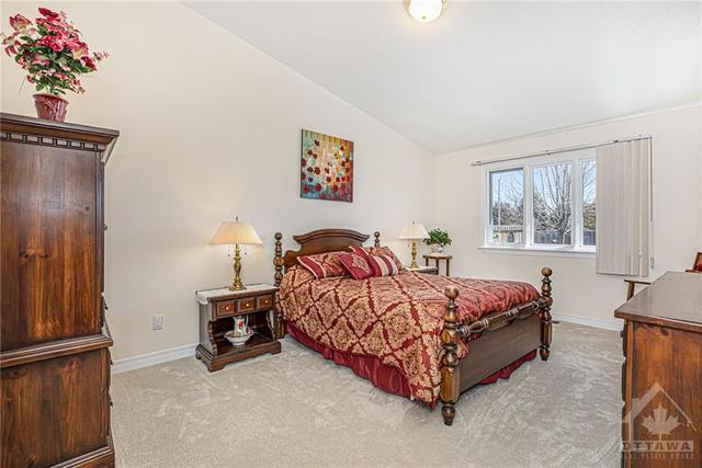 4472 Bittersweet Place, Home with 3 bedrooms, 3 bathrooms and 5 parking in Ottawa ON | Image 14