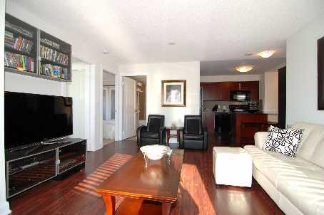 1104 - 330 Burnhamthorpe Rd W, Condo with 2 bedrooms, 2 bathrooms and 2 parking in Mississauga ON | Image 9