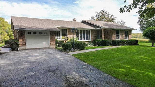 938 #54 Haldimand Highway, House detached with 3 bedrooms, 2 bathrooms and 8 parking in Haldimand County ON | Image 2