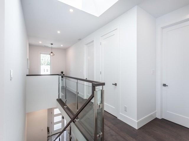 39 Holland Ave, House detached with 4 bedrooms, 4 bathrooms and 3 parking in Toronto ON | Image 23